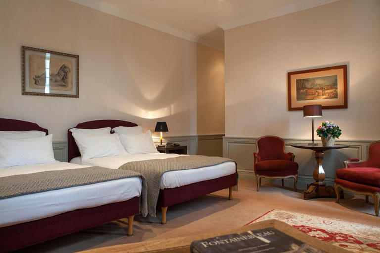 Bedroom 5, Hôtel de Londres, Seine-et-Marne