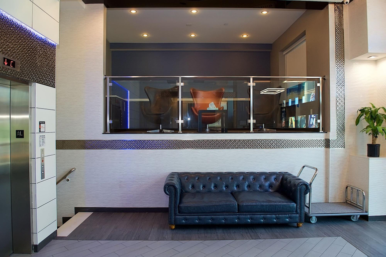 Public Area 3, 7 Days Hotel Bronx, New York