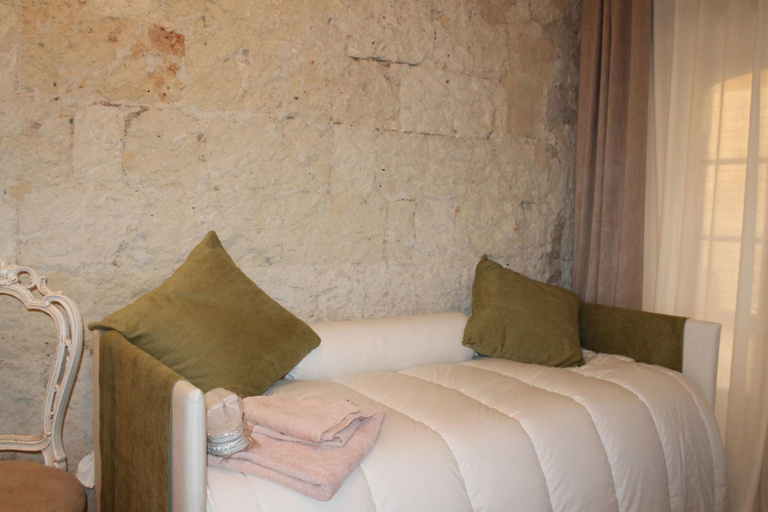 Bedroom 3, Torre Tresca B&B, Bari