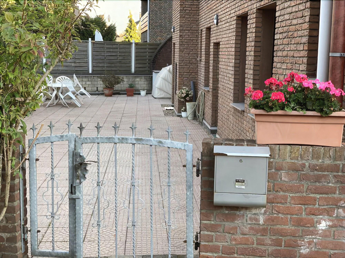 Others 5, Hotel Jeong, Wesel