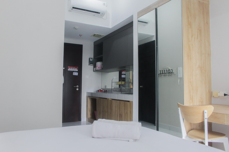 Others 2, Best Studio Unit with Pool View Casa De Parco Apartment By Travelio, Tangerang