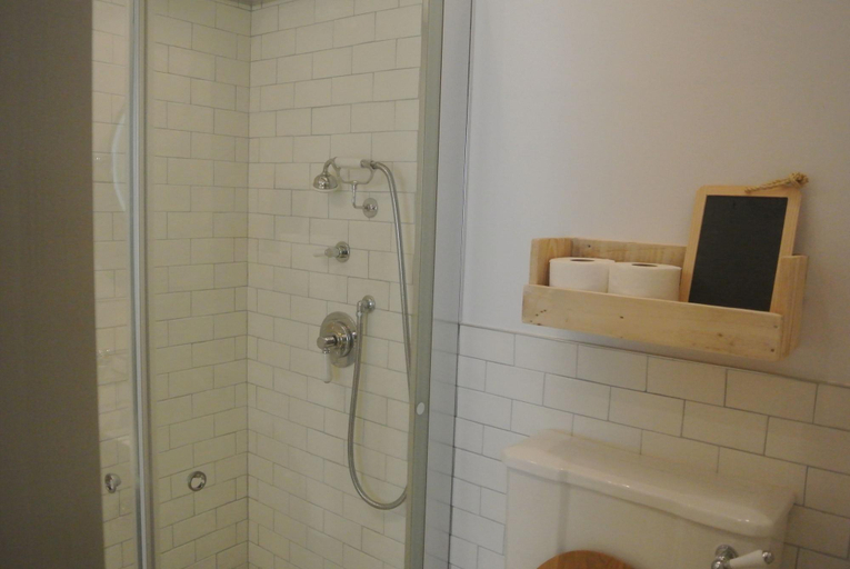 Bathroom 4, The Crown Pub Dining Rooms, Central Bedfordshire