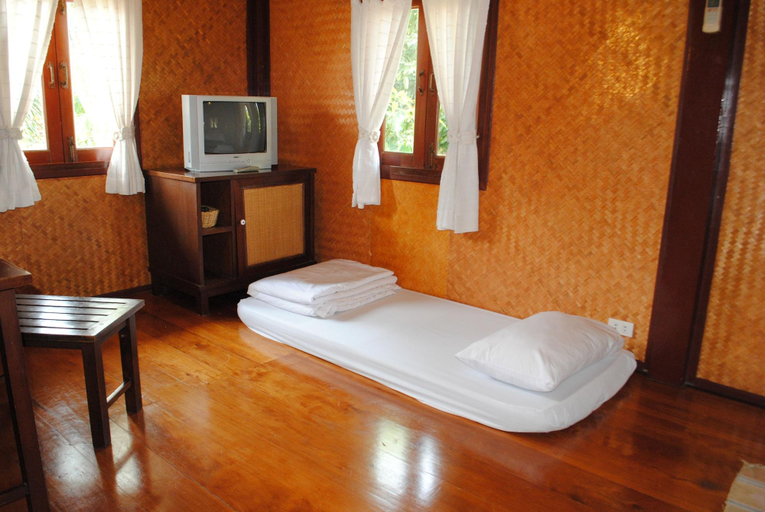 Bedroom 2, Baan Thai Resort, Si Prachan
