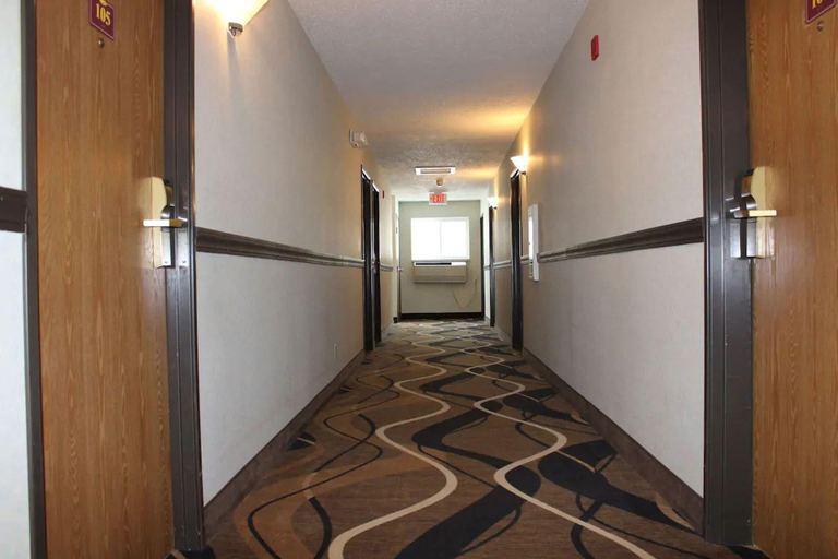 Public Area 3, Sky-Palace Inn & Suites Hastings, Dakota
