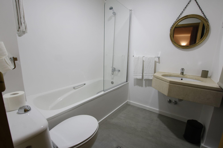 Bathroom 4, Baixa Hotel, Bragança