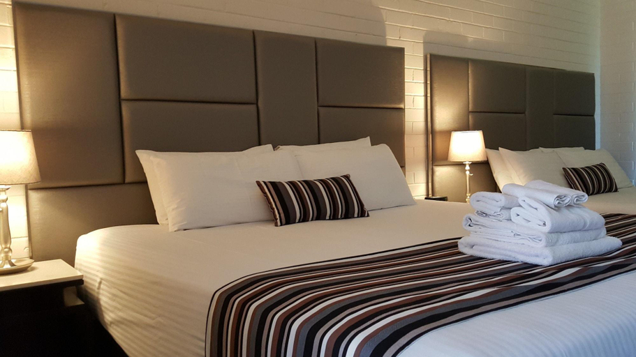 Bedroom 3, Hibiscus Lakeside Motel, Wyong - North-East