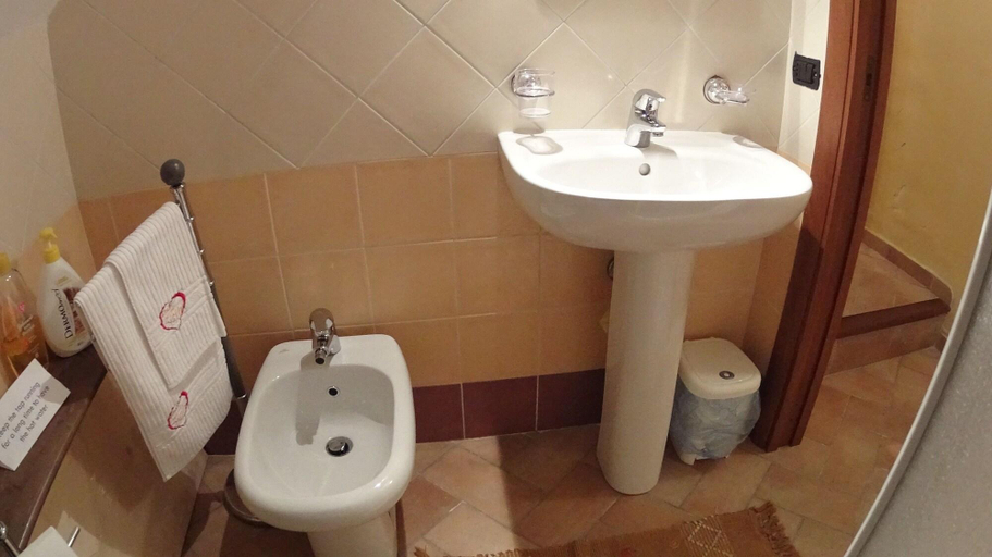 Bathroom, Heart of Sicily, Messina