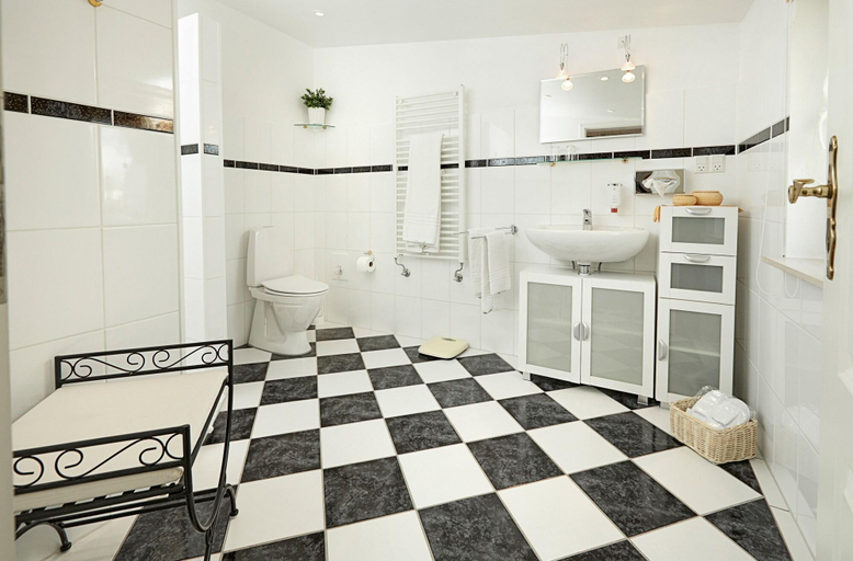 Bathroom 4, Hotel Fjordkroen, Næstved