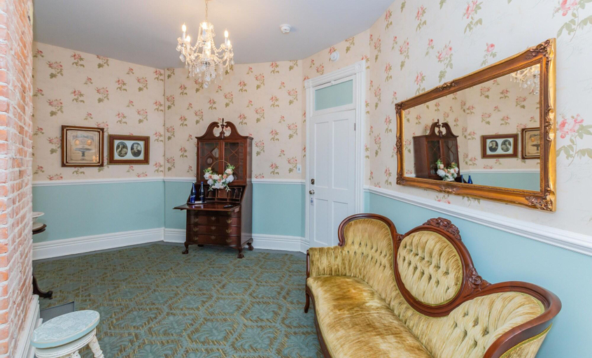 Public Area 2, Historic Hotel Broadalbin, Fulton