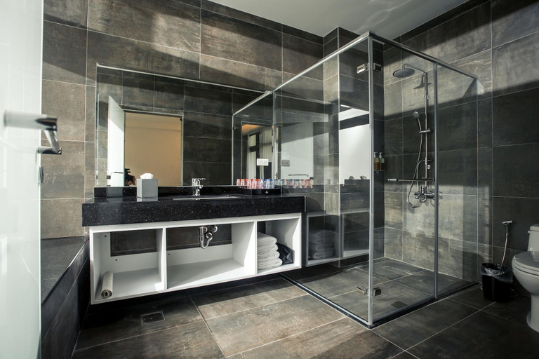 Bathroom 4, Ocean Paradise, Hualien