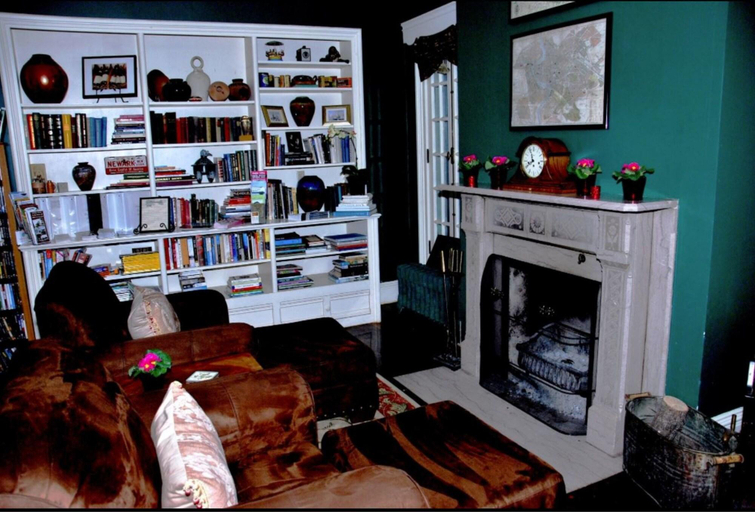 Public Area, Vintage Gardens Bed & Breakfast, Wayne