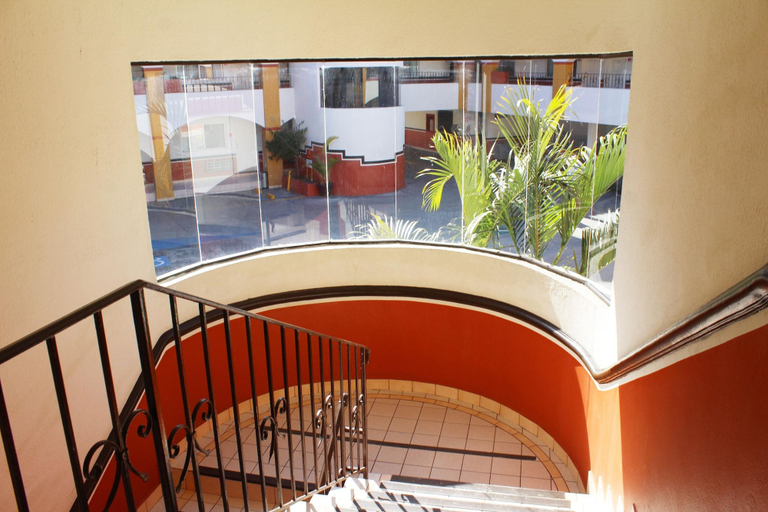 Public Area 3, Del Mar Inn Playas de Tijuana, San Diego
