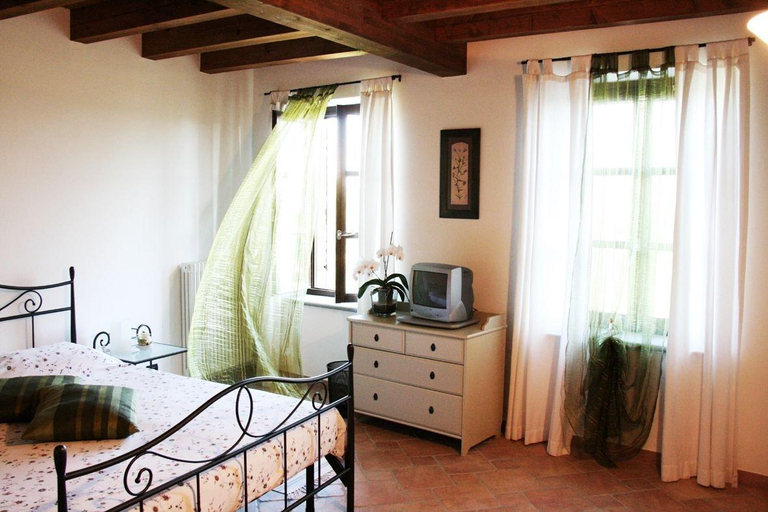 Bedroom 2, La Corte San Michele B&B, Asti