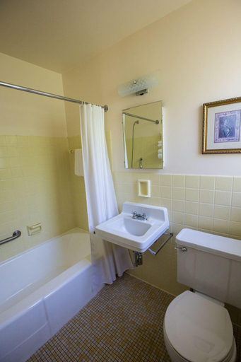 Bathroom, Manoir D'Youville, Roussillon