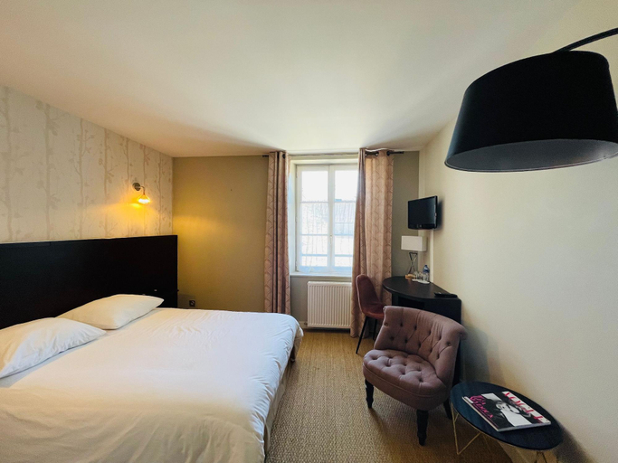 Bedroom 2, Auberge du Chasseur, Yvelines