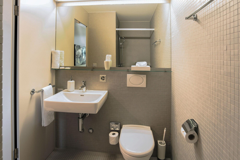 Bathroom 5, Hotel Kreuzlingen am Hafen, Kreuzlingen