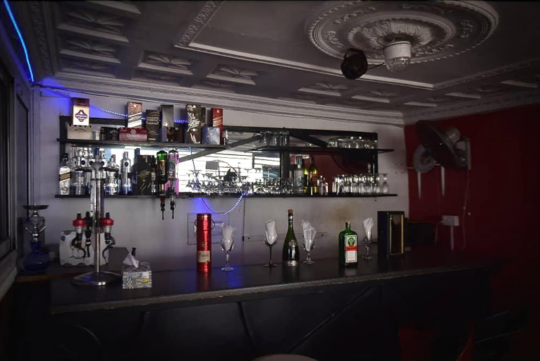 Public Area 3, Riklyn Hotel, Tema