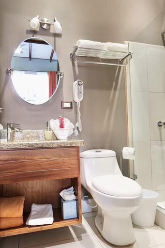 Bathroom, Hotel Playa Espadilla, Aguirre