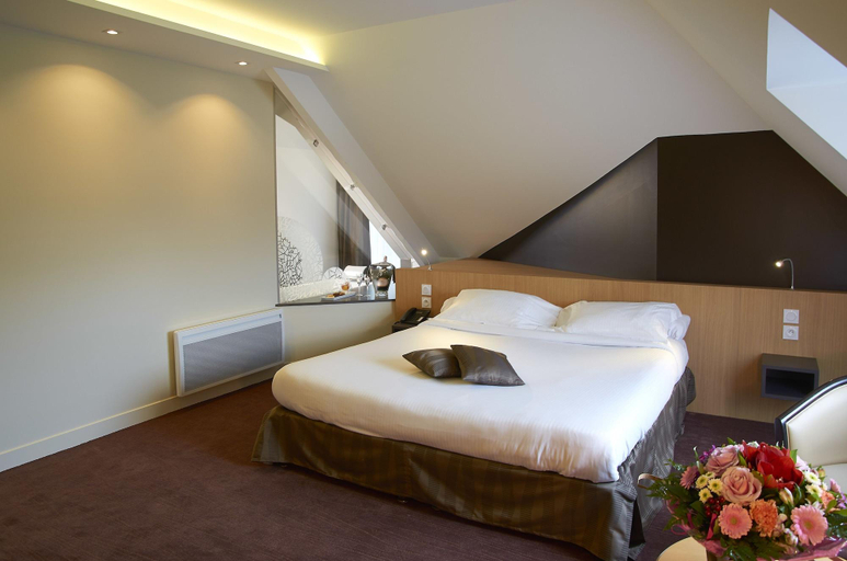 Bedroom 3, Hotel Restaurant Le Rive Gauche, Yonne