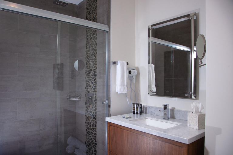 Bathroom 4, Kumiai Inn, Tecate