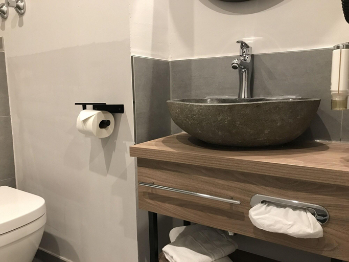 Bathroom 4, Hotel Stadt Grevenbroich, Rhein-Kreis Neuss