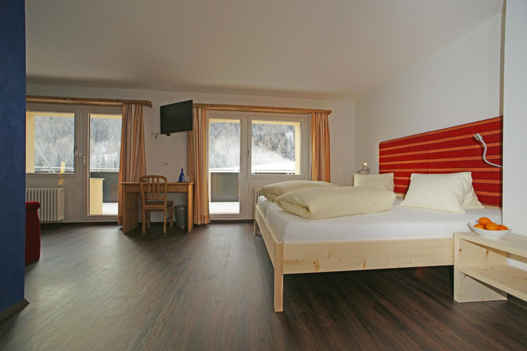 Bedroom 3, Hotel Al Rom, Inn