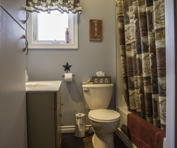 Bathroom, Mamas by the sea B&B, Shelburne