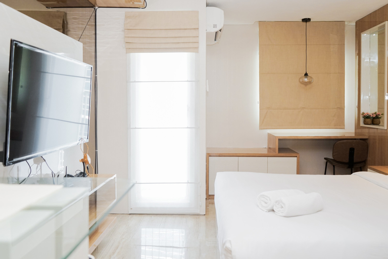 Bedroom 4, Comfy and Minimalist Studio Apartment at Tuscany Residences By Travelio, South Tangerang