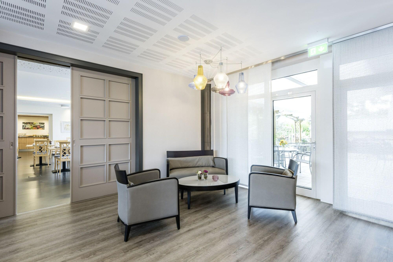 Public Area 3, Hotel Monika, Groß-Gerau