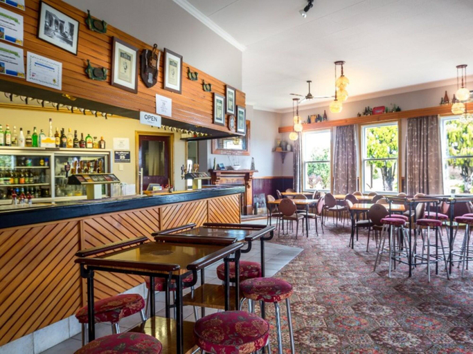 Food & Drinks, Karamea Hotel, Buller