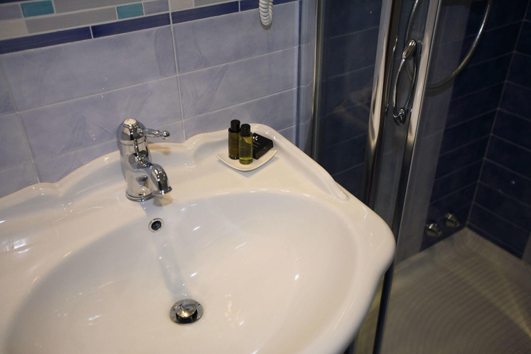 Bathroom 4, Country House Barone d'Asolo, Treviso