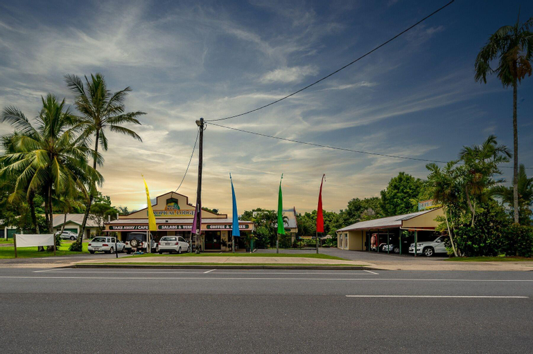 Tropical Lodge, Johnstone