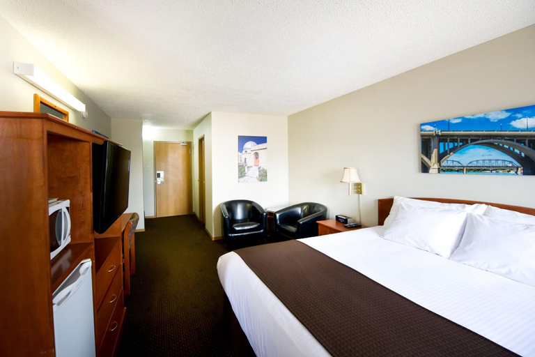 Bedroom 3, Riviera Motor Inn, Division No. 11