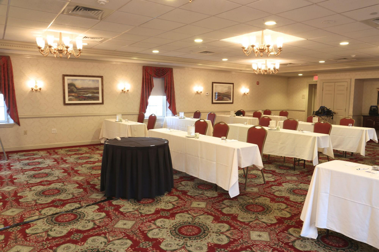 Public Area 3, Inn at Middletown, Middlesex