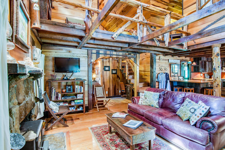 Public Area 2, Butterfly Hollow B&B, Smith
