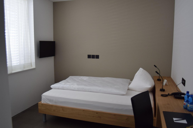 Bedroom 3, Hotel Frauenfeld, Frauenfeld