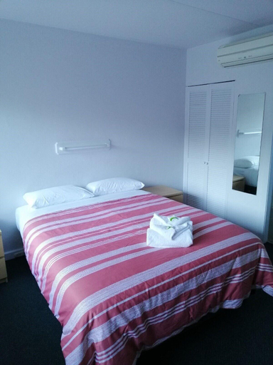 Bedroom 5, Mount Beauty Motor Inn, Alpine - East
