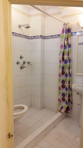 Bathroom 4, Hotel Pratap Bhawan, Udaipur