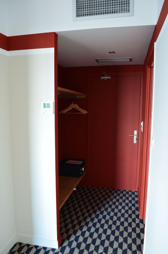 Public Area 3, La Maison des Ocres, Vaucluse