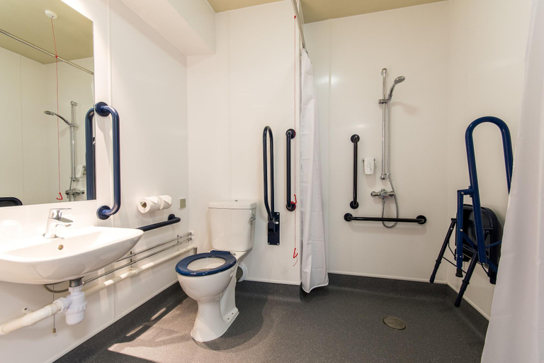 Bathroom 5, Mermaid, Ipswich by Marston's Inns, Suffolk