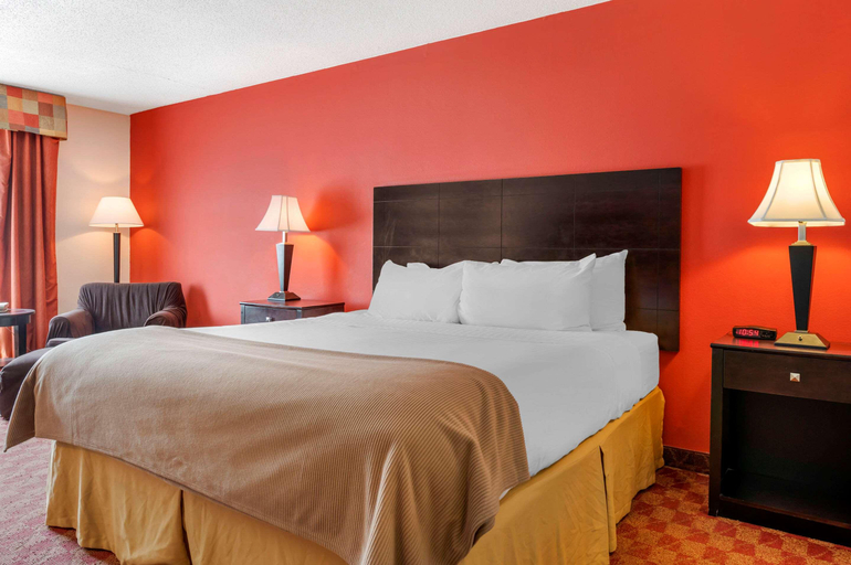 Bedroom 3, Quality Inn, Jasper