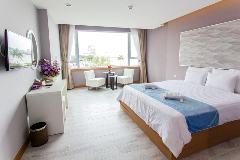 Bedroom 3, The Beach Front Resort Pattaya  - SHA Plus, Pattaya