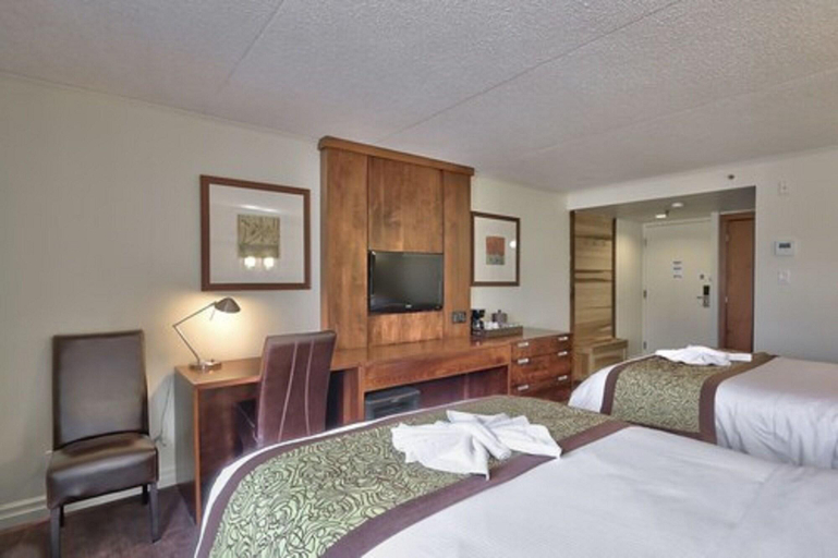 Bedroom 3, Blue Mountain Resort Inn, Grey