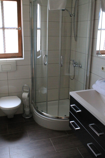 Bathroom 5, Landhotel Kahrmühle, Neustadt an der Waldnaab
