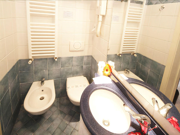 Bathroom 4, Hotel Ardesia, Rimini