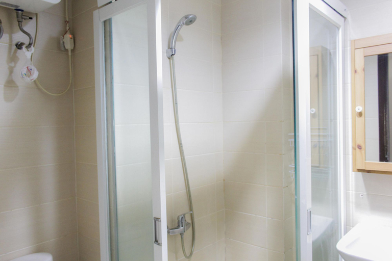 Bathroom 5, New and Comfort 1BR at Saveria Apartment By Travelio, Tangerang