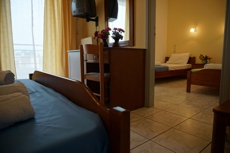 Bedroom 5, Hotel Iraklis, Epirus