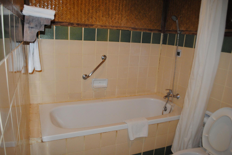 Bathroom 3, Baan Thai Resort, Si Prachan
