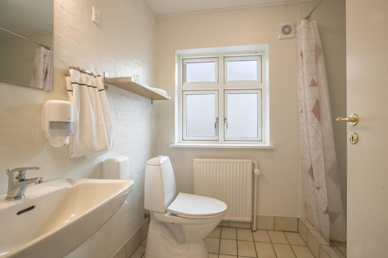 Bathroom 4, Hotel Postgaarden Mariager, Mariagerfjord