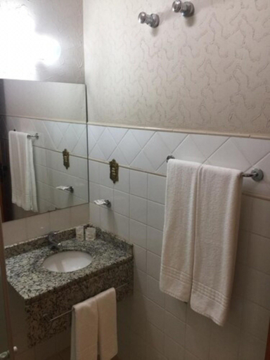Bathroom 4, Obba Coema Village Hotel, Capitólio